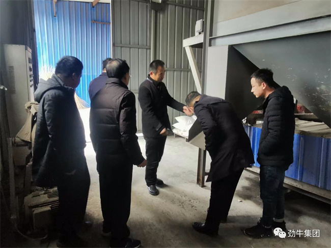 劉晉書記一行還考察了勁牛生物園區(qū)，并在張總辦公室就雙方合作方式及具體內(nèi)容等進行座談。