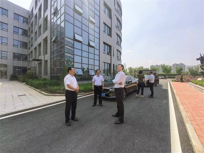 濟南市科技局、統(tǒng)戰(zhàn)部、商河縣鄉(xiāng)村振興局等領(lǐng)導(dǎo)蒞臨勁牛集團考察指導(dǎo)工作